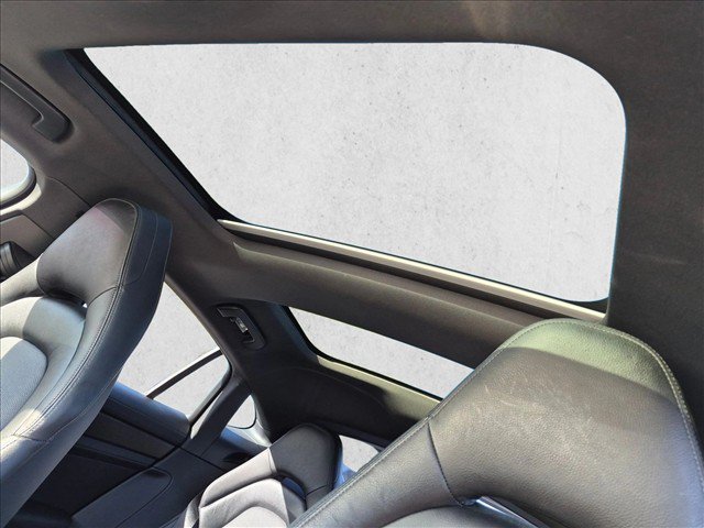 Used 2018 Porsche Panamera image 13