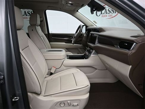 Used 2023 GMC Yukon XL Denali image 10