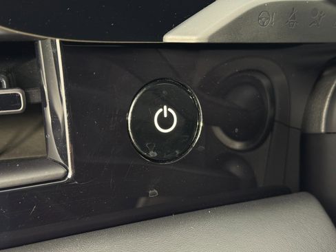 Used 2022 Porsche Taycan 4S image 19