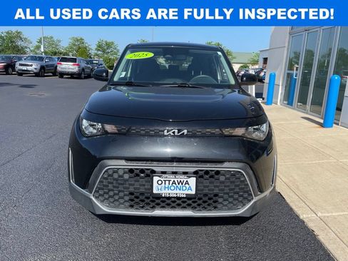Used 2025 Kia Soul LX FWD image 3