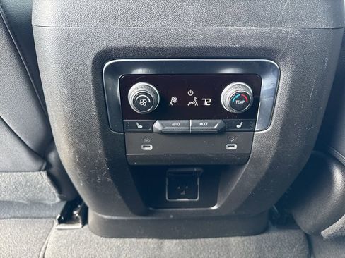 Used 2023 Chevrolet Suburban Premier AWD/4WD image 13