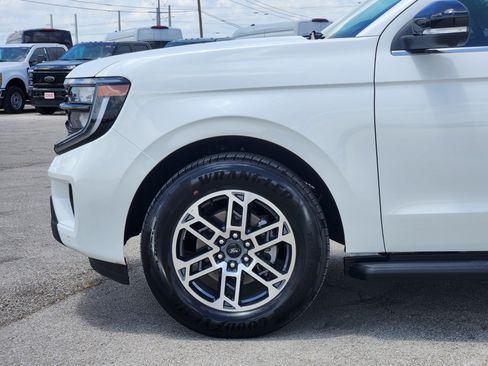 New 2026 Ford Expedition Active RWD image 7
