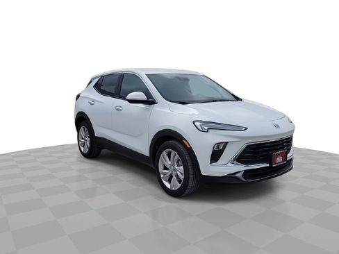 Used 2025 Buick Encore GX Preferred FWD image 2