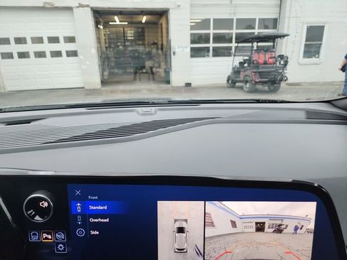 Used 2024 Chevrolet Equinox EV RS AWD/4WD image 28