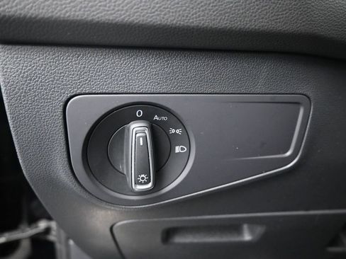 Used 2024 Volkswagen Tiguan SE FWD image 22