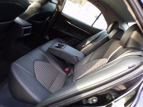 Used 2020 Toyota Camry SE image 27