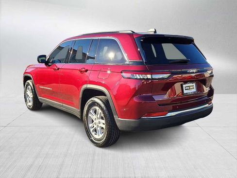 Used 2025 Jeep Grand Cherokee Laredo w/ Luxury Tech Group I image 6
