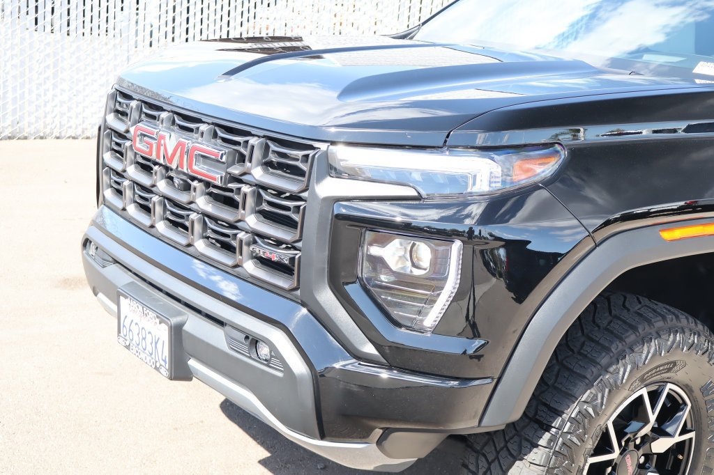 Used 2026 GMC Canyon AT4X AWD/4WD image 8