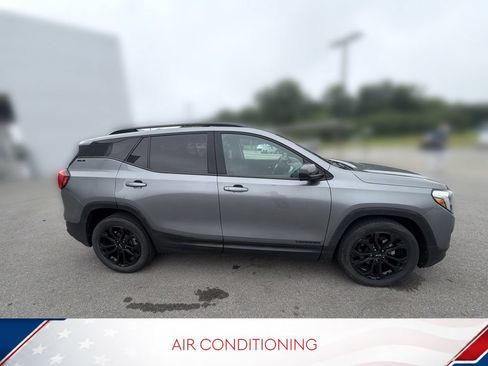 Used 2020 GMC Terrain SLE w/ Elevation Edition FWD image 4