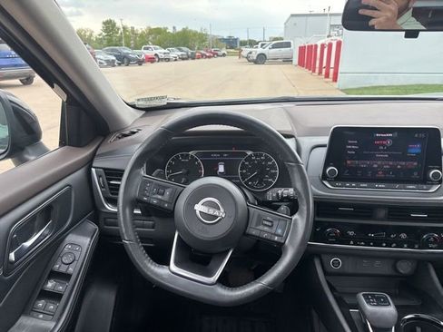 Used 2023 Nissan Rogue SV w/ SV Premium B Package AWD/4WD image 12