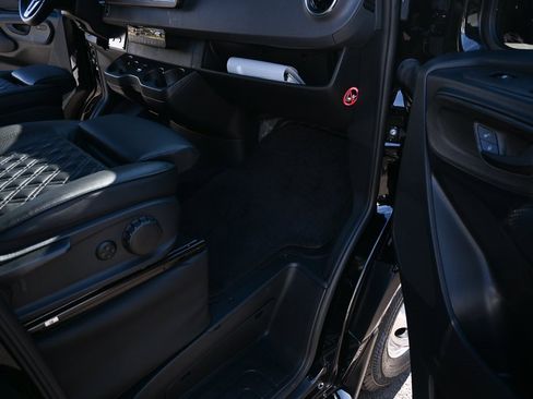 Used 2024 Mercedes-Benz Sprinter 3500 image 17