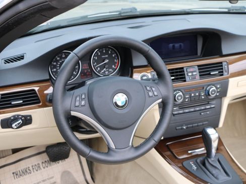 Used 2013 BMW 328i Convertible RWD image 16