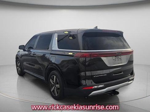 Used 2022 Kia Carnival LX FWD image 7