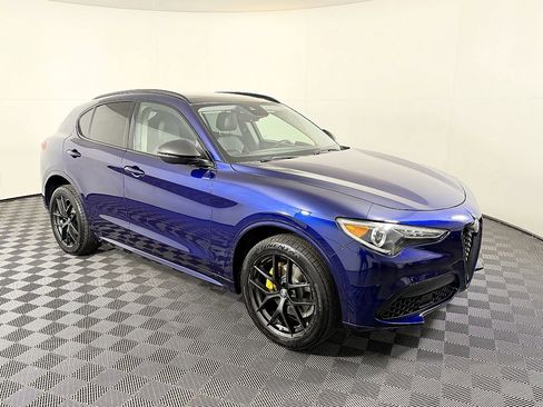 Used 2021 Alfa Romeo Stelvio Ti w/ Premium Package image 5