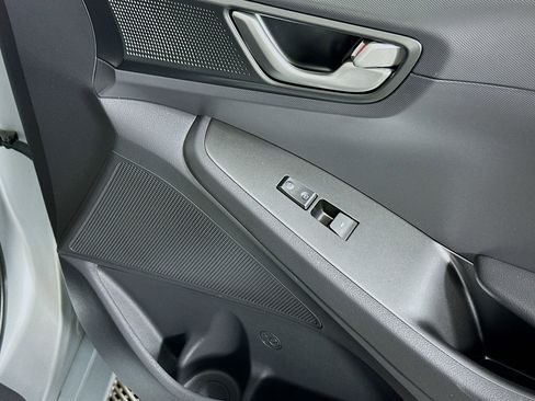 Used 2022 Hyundai Ioniq SE image 29
