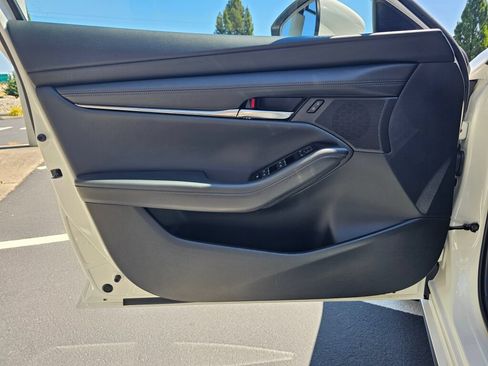 Used 2025 MAZDA MAZDA3 s FWD image 19