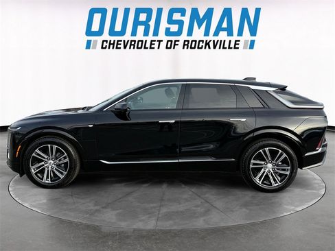 Used 2024 Cadillac Lyriq Luxury image 3