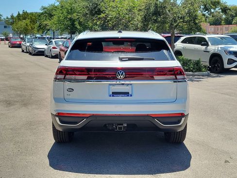 New 2026 Volkswagen Atlas Cross Sport SE FWD image 8
