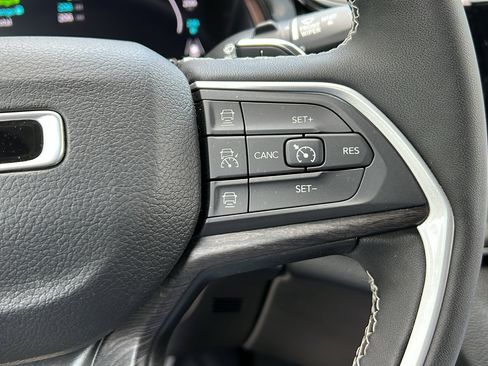 Certified 2023 Jeep Grand Cherokee 4WD 4xe w/ Luxury Tech Group II image 15