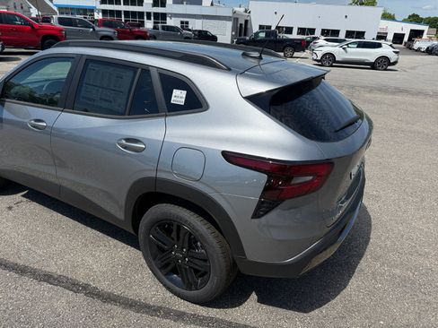 New 2026 Chevrolet Trax ACTIV w/ Driver Confidence Package FWD image 17