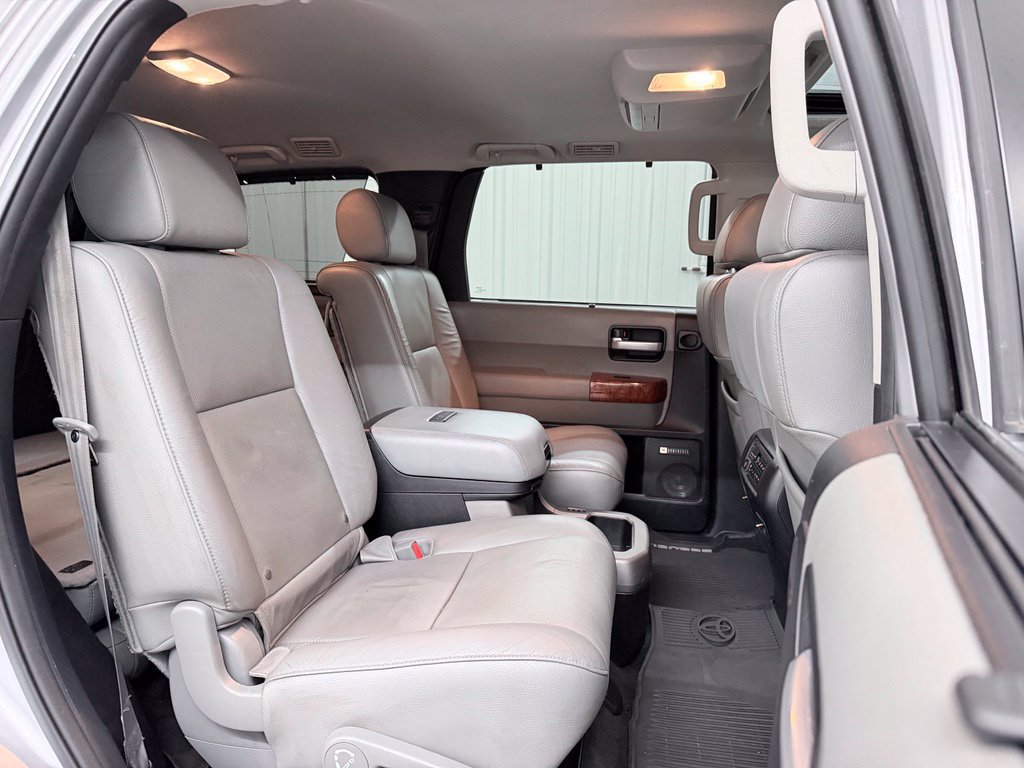 Used 2018 Toyota Sequoia Platinum AWD/4WD image 43