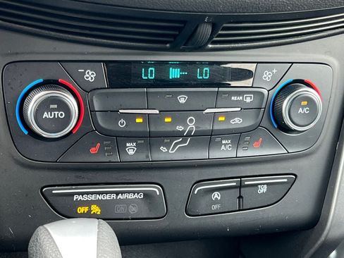 Used 2017 Ford Escape SE w/ Equipment Group 201A AWD/4WD image 26