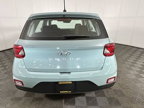 Certified 2026 Hyundai Venue SE FWD image 3
