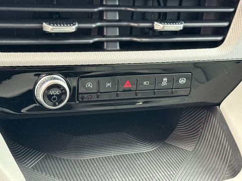 New 2026 Ford Explorer Active w/ Active Comfort Package image 32