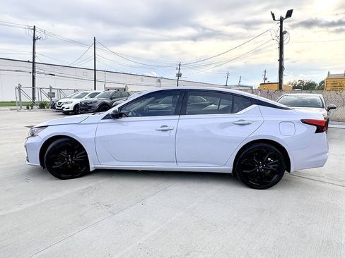Used 2023 Nissan Altima 2.5 SR FWD image 10