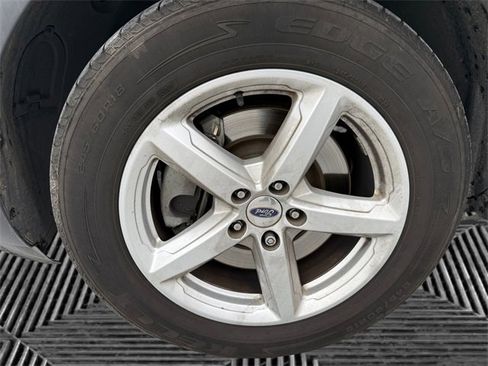 Used 2019 Ford Explorer XLT image 32