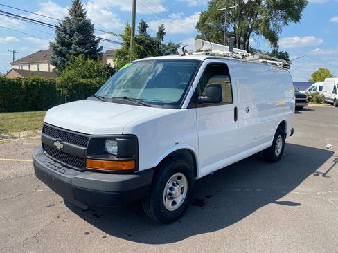 Used 2015 Chevrolet Express 2500 image 4