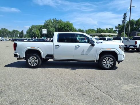 Used 2022 GMC Sierra 3500 Denali w/ Denali Ultimate Package AWD/4WD image 2