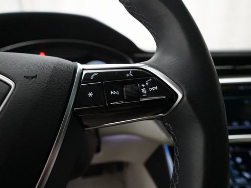 Used 2024 Audi A7 3.0T Premium Plus image 23