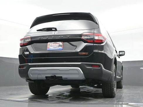 Certified 2025 Honda Pilot TrailSport image 25