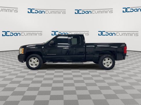 Used 2011 Chevrolet Silverado 1500 LS w/ LPO, Chrome Package RWD image 5