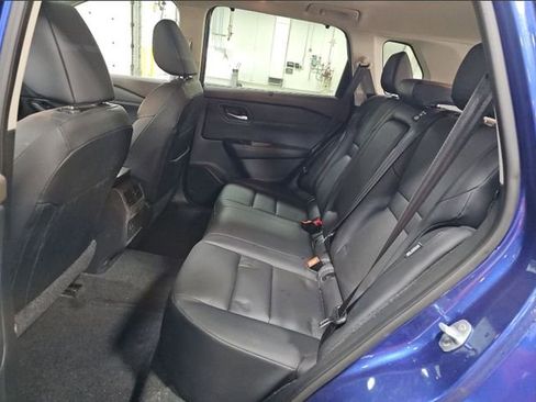 Used 2023 Nissan Rogue SV w/ SV Premium B Package image 9