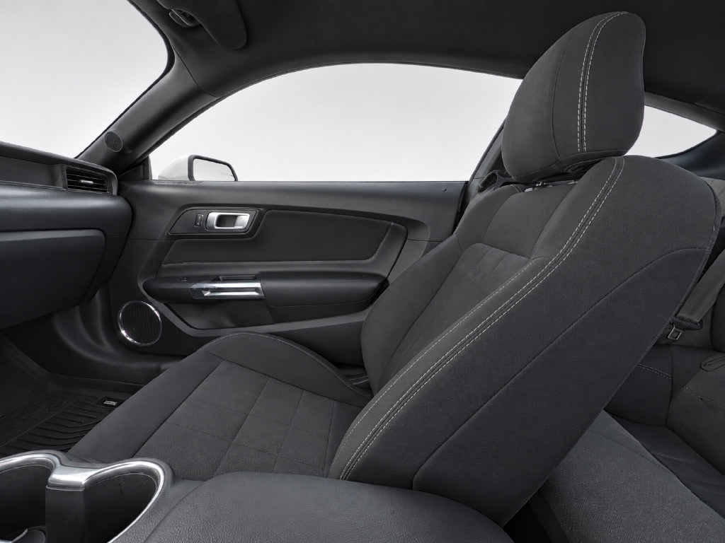 Used 2020 Ford Mustang Coupe RWD image 14