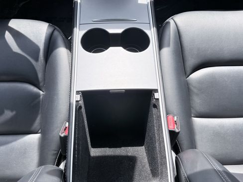 Used 2022 Tesla Model 3 Standard Range RWD image 56