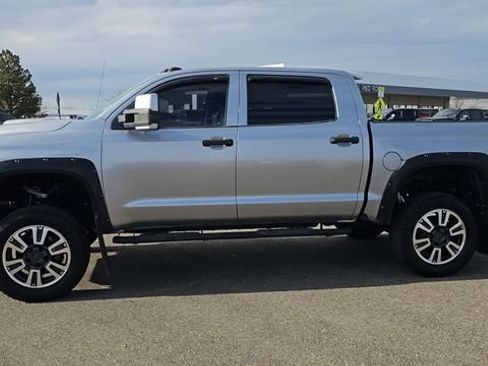 Used 2017 Toyota Tundra SR5 w/ SR5 Upgrade Package RWD image 6