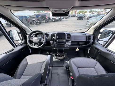Used 2025 RAM ProMaster 3500 w/ Convenience Group image 22