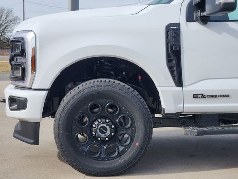 New 2026 Ford F250 Lariat w/ Black Appearance Package image 9