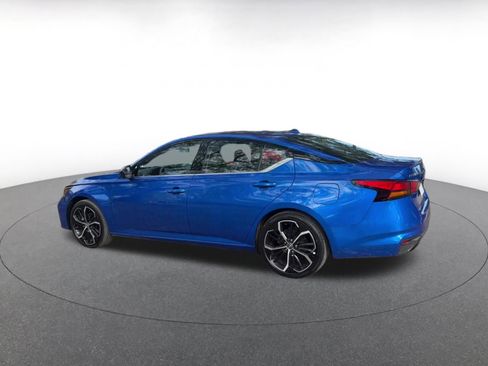 Used 2025 Nissan Altima 2.5 SR image 10