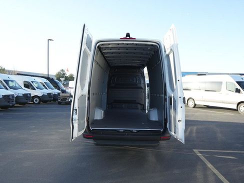 New 2026 Mercedes-Benz Sprinter 2500 image 7