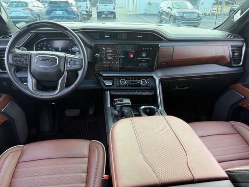 Used 2024 GMC Sierra 1500 Denali Ultimate AWD/4WD image 13
