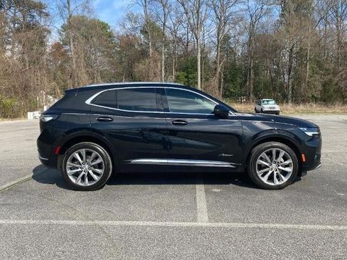 Certified 2022 Buick Envision Avenir w/ Technology Package II image 2