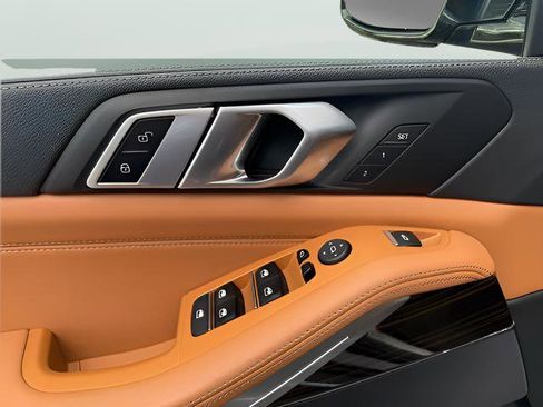 Used 2023 BMW X5 xDrive40i w/ Premium Package image 11