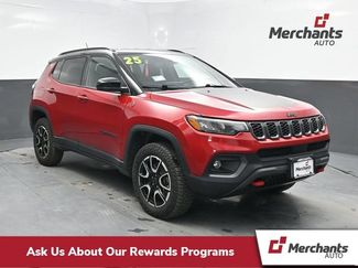 Used 2025 Jeep Compass Trailhawk AWD/4WD video 1
