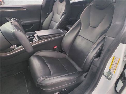 Used 2021 Tesla Model S Plaid image 13