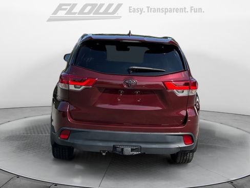 Used 2018 Toyota Highlander XLE AWD/4WD image 8