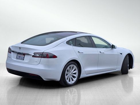 Used 2017 Tesla Model S 75 RWD image 4